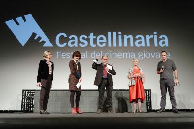 Milena Vukotic and Robert Ralston (Il demolitore di camper) with Flavia Marone, Gabriella De Gara and Giancarlo Zappoli